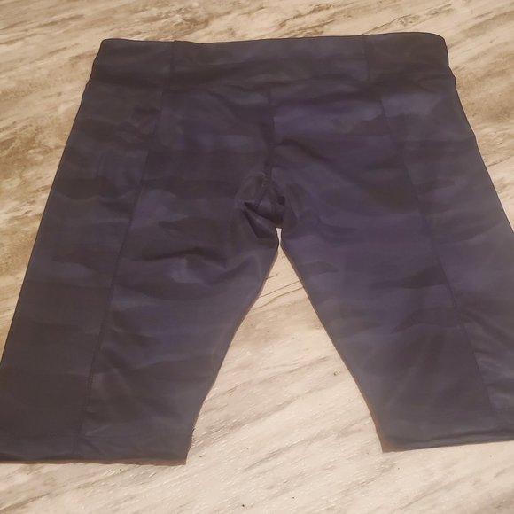 Blue & black camo athletic shorts - Picture 5 of 7